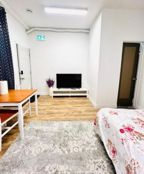 Comfy Guest House Nestled in City Neighbourhood
